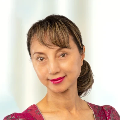 Elisabeth Zou is the Oriental Medicine Doctor and is a Licensed Acupuncturist at Block Wellness